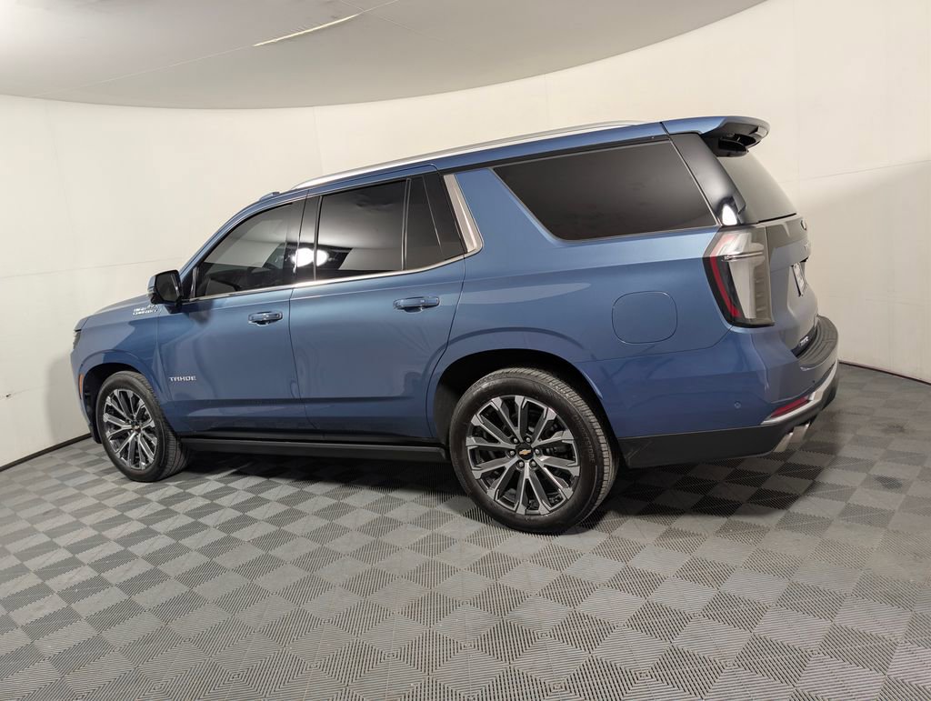 Used 2025 Chevrolet Tahoe High Country AWD/4WD image 5