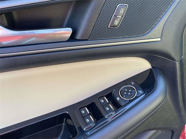 Certified 2019 Ford Edge SEL w/ Equipment Group 201A image 16