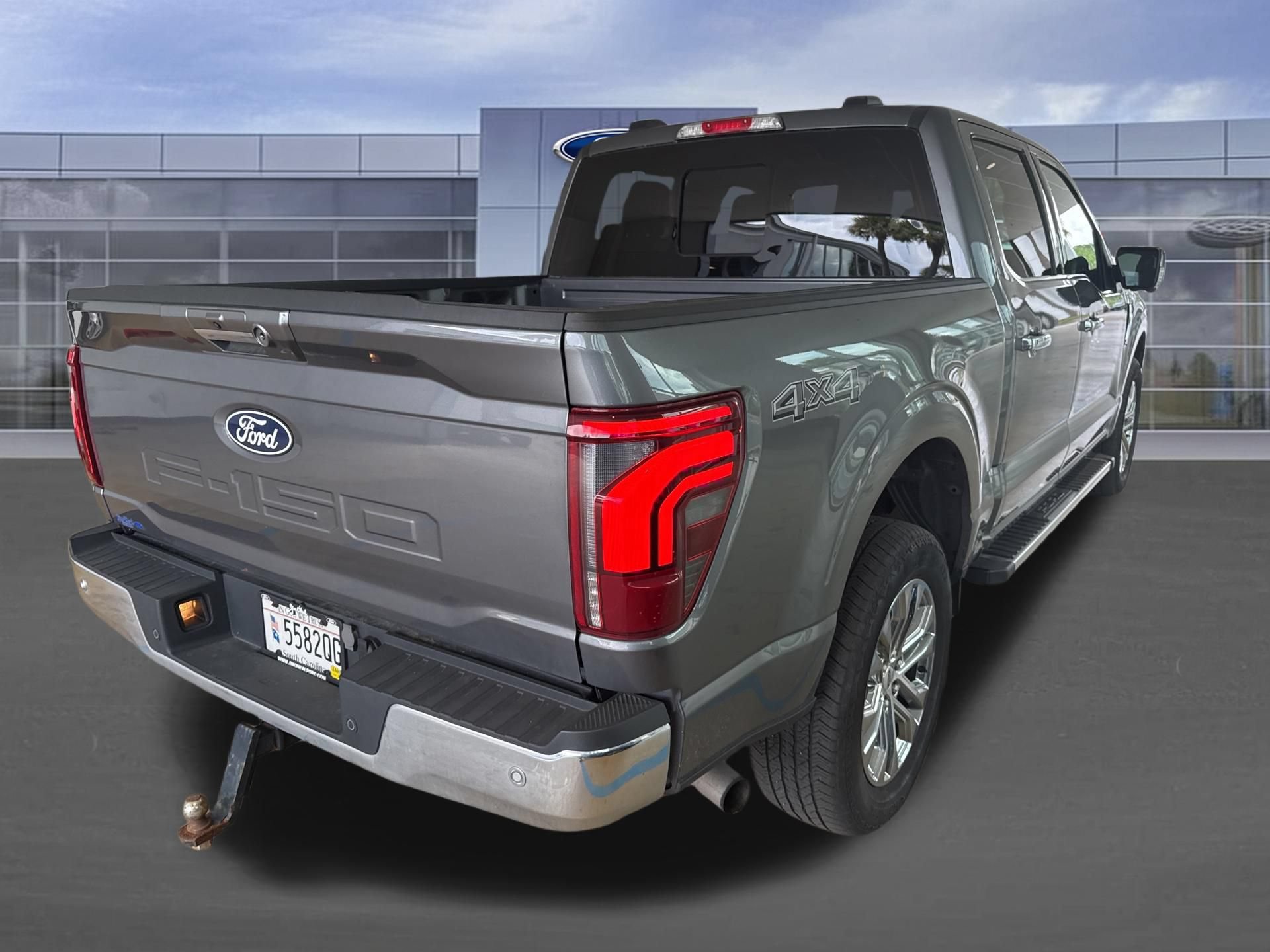 Certified 2024 Ford F150 Lariat w/ Tow/Haul Package AWD/4WD image 4