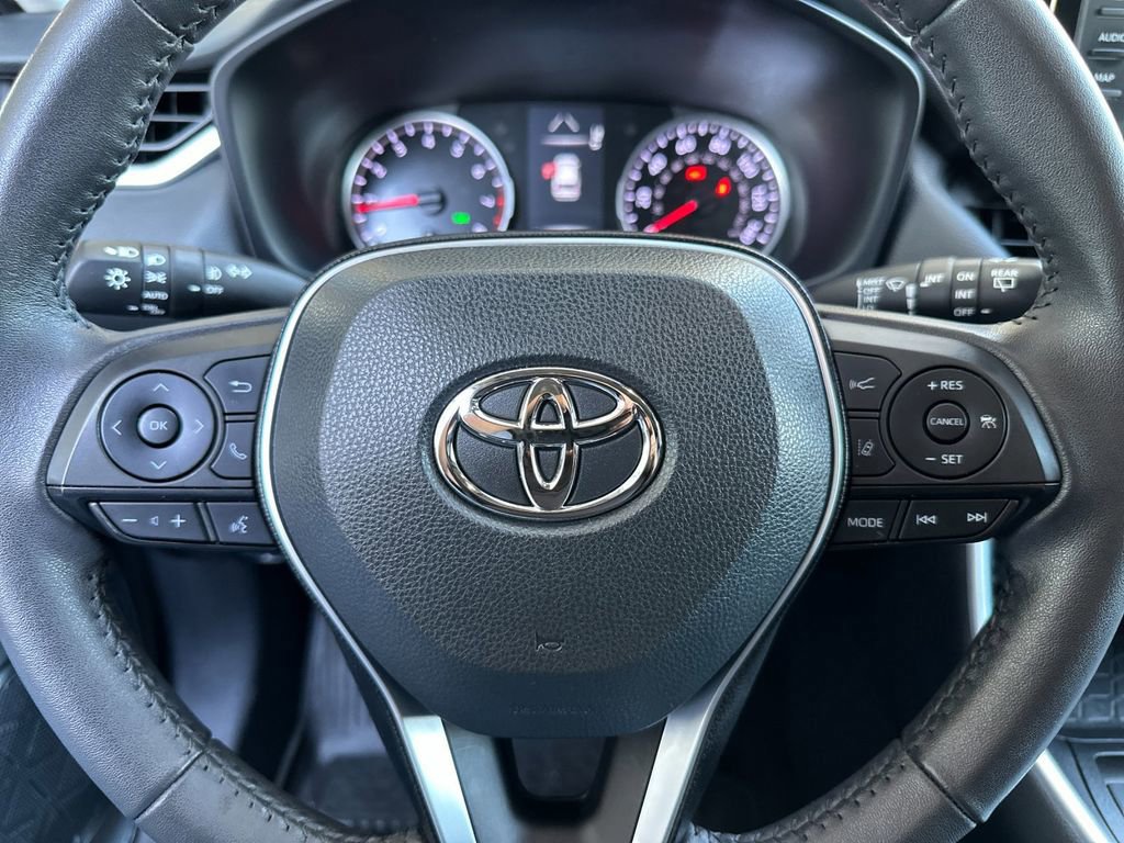Used 2022 Toyota RAV4 XLE Premium FWD image 22