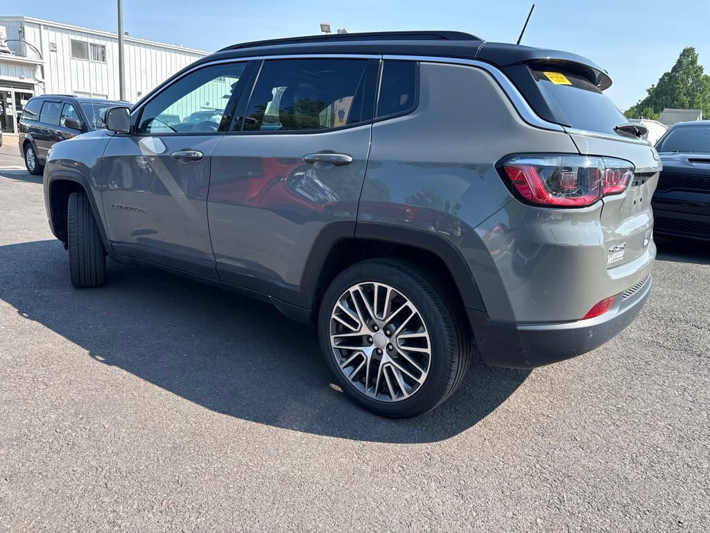 Used 2023 Jeep Compass Limited w/ Elite Group AWD/4WD image 5