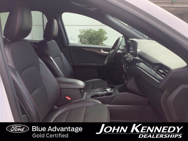 Certified 2025 Ford Escape ST-Line Select AWD/4WD image 24