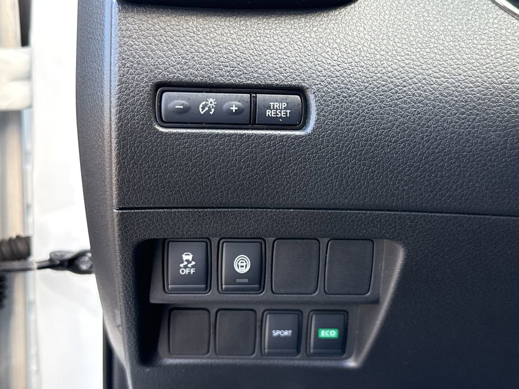 Used 2020 Nissan Rogue Sport S image 14