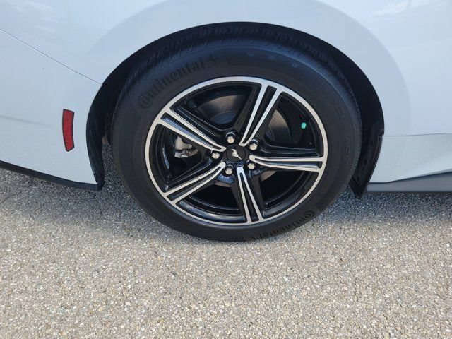 Certified 2024 Ford Mustang Coupe RWD image 9