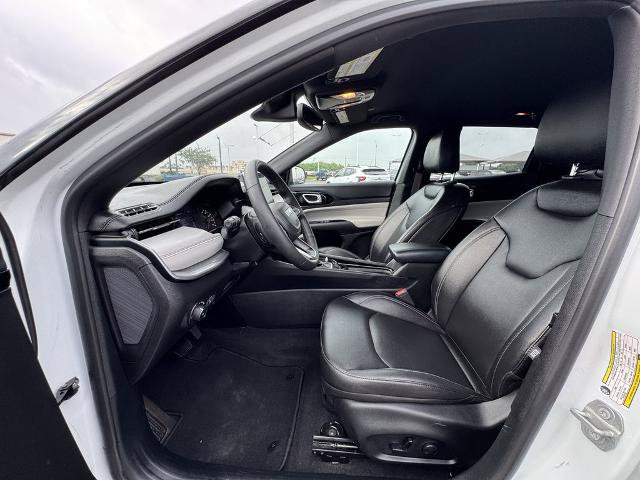 Used 2025 Jeep Compass Limited AWD/4WD image 13
