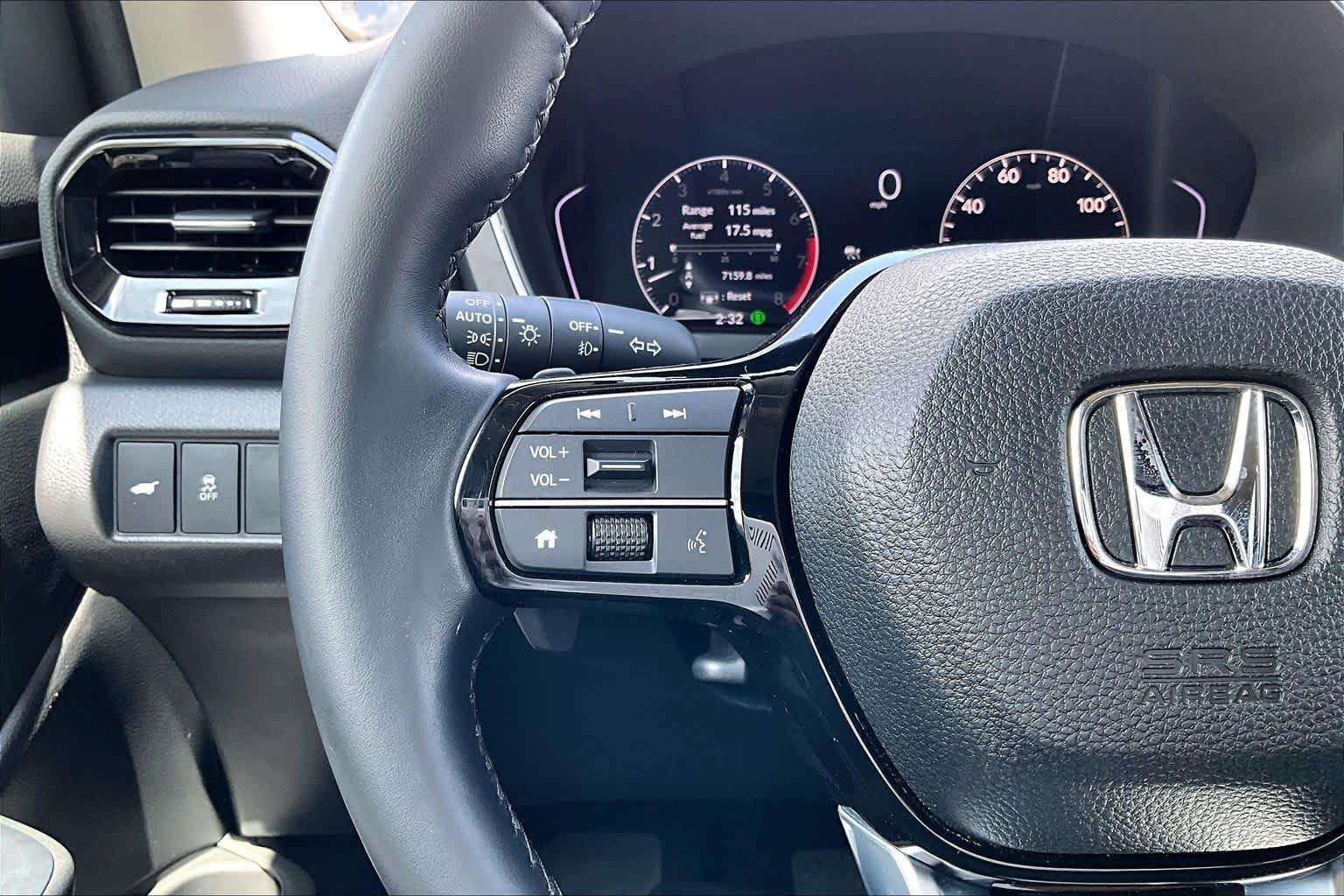Used 2025 Honda Pilot EX-L image 24
