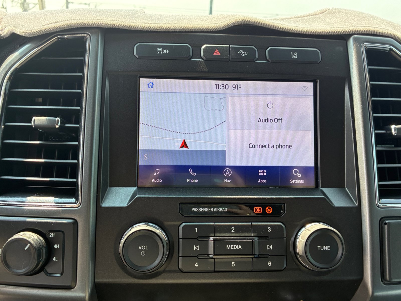 Certified 2020 Ford F250 XLT w/ XLT Premium Package AWD/4WD image 12