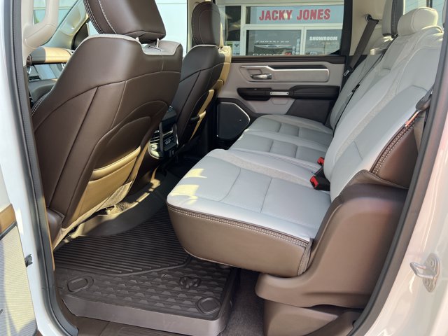Used 2025 RAM 1500 Laramie AWD/4WD image 15