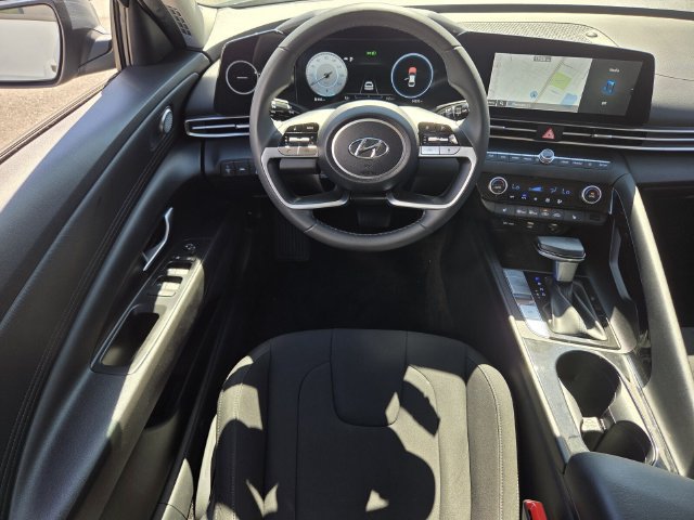 Used 2023 Hyundai Elantra SEL w/ Convenience Package FWD image 14