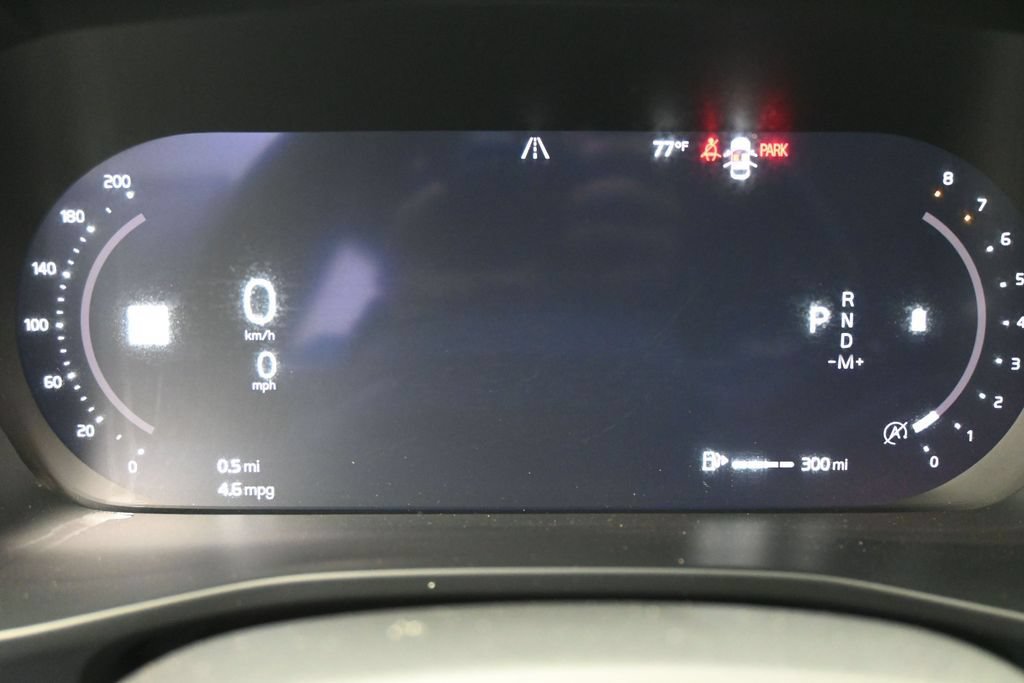 Used 2025 Volvo XC40 B5 Plus AWD/4WD image 14