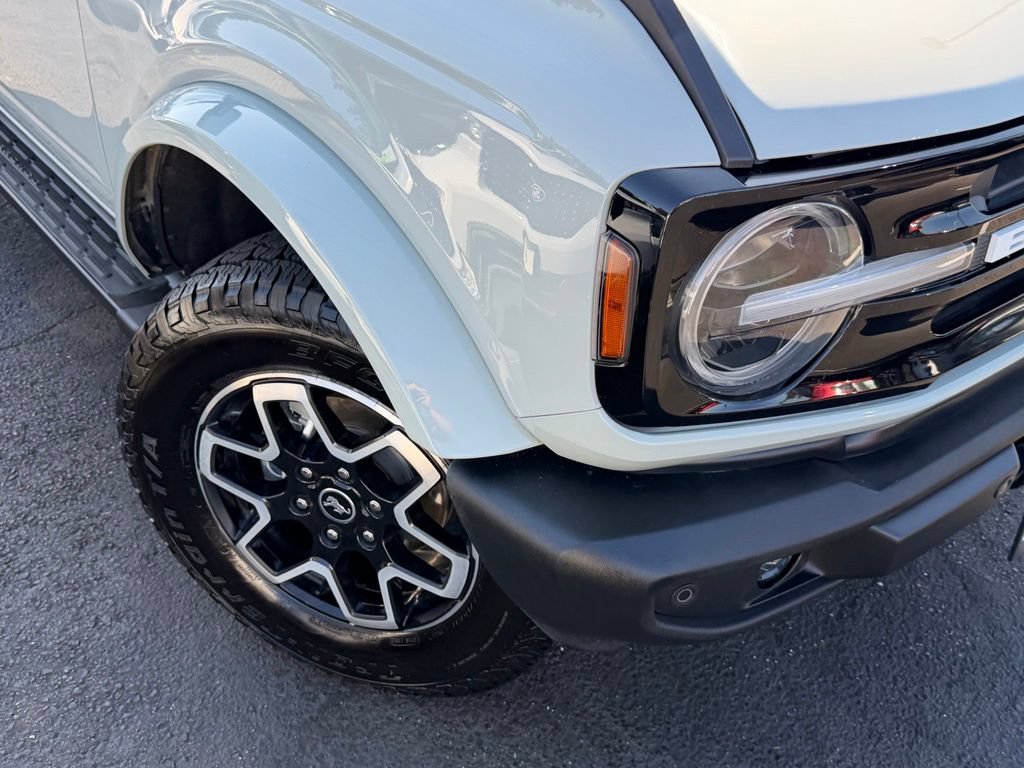 Certified 2024 Ford Bronco Outer Banks AWD/4WD image 2