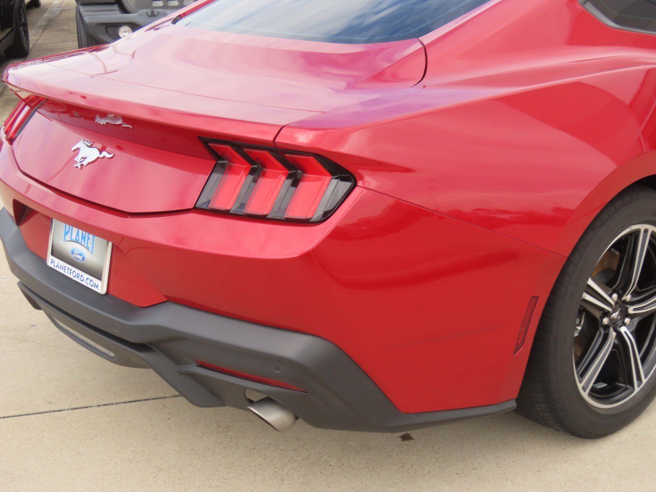 Certified 2024 Ford Mustang Coupe RWD image 12