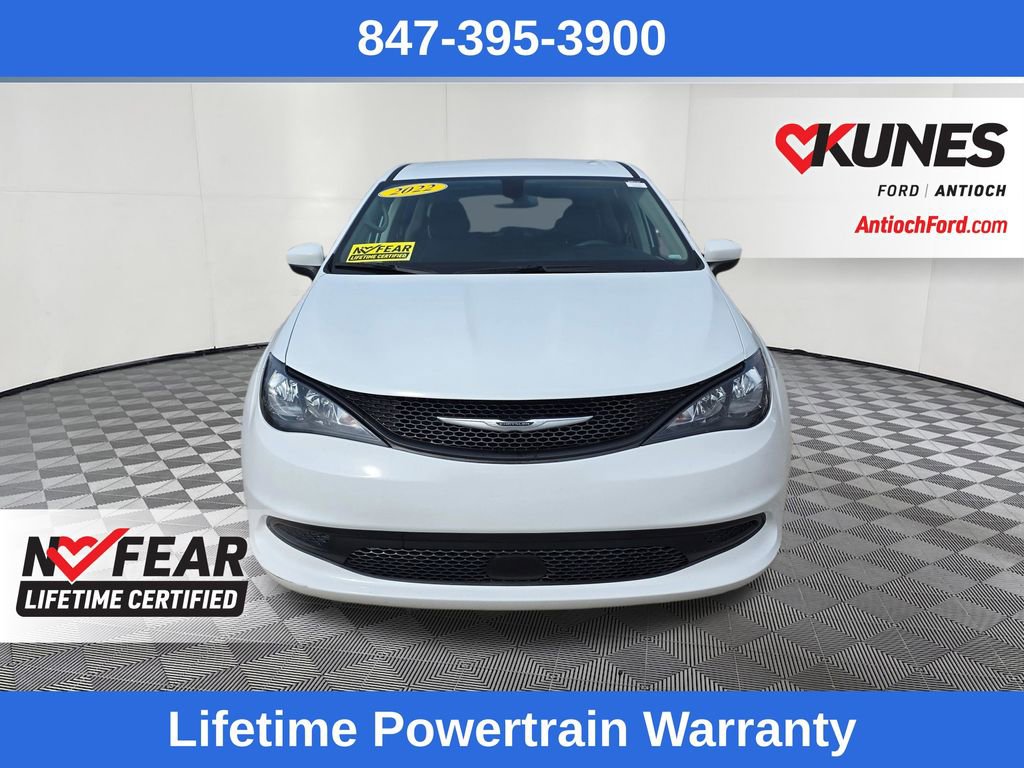Used 2022 Chrysler Voyager LX FWD video 2