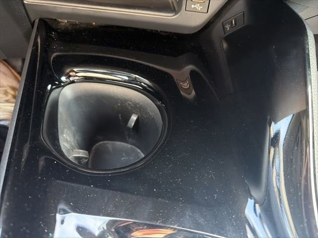 Used 2020 Toyota C-HR XLE image 24