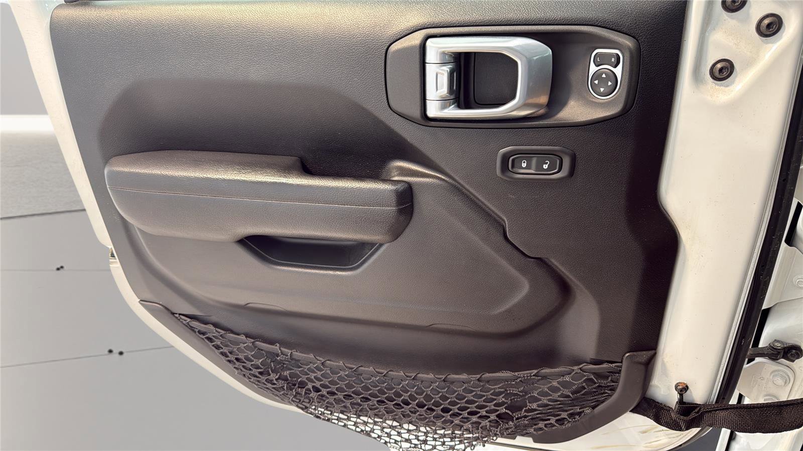 Used 2022 Jeep Gladiator Sport image 18