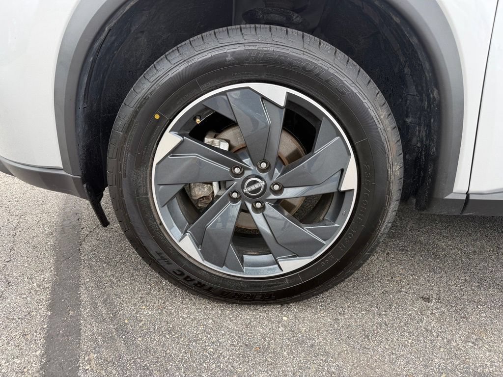 Used 2024 Nissan Rogue SV AWD/4WD image 27