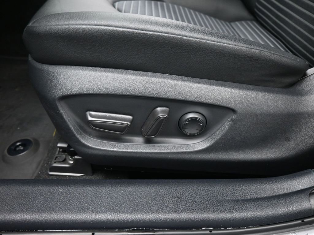 Used 2024 Toyota Camry SE image 37