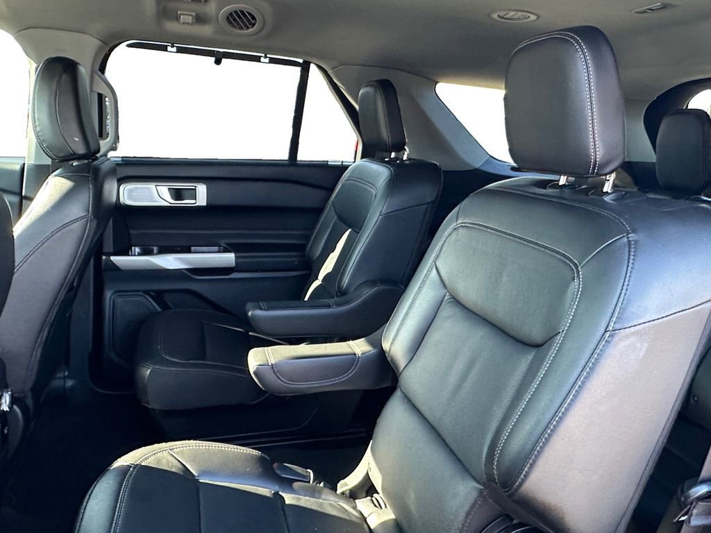 Certified 2022 Ford Explorer Limited w/ Limited Technology Package image 10