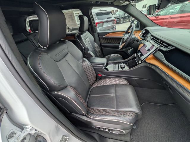 Used 2022 Jeep Grand Cherokee Summit AWD/4WD image 22