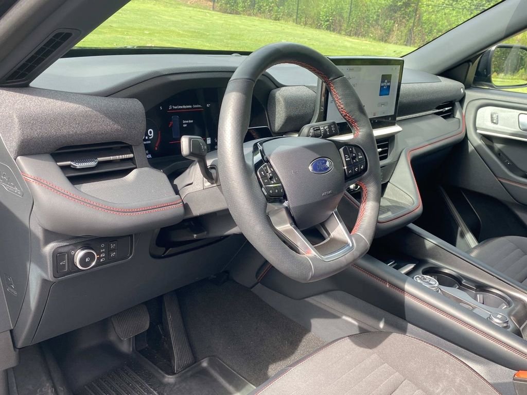 Certified 2025 Ford Explorer ST-Line w/ Premium Package RWD image 23