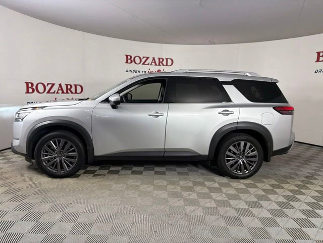 Used 2024 Nissan Pathfinder SL w/ SL Premium Package FWD image 5