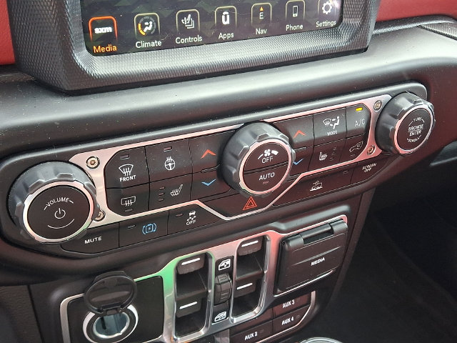 Used 2023 Jeep Wrangler Unlimited Rubicon 4xe AWD/4WD image 16