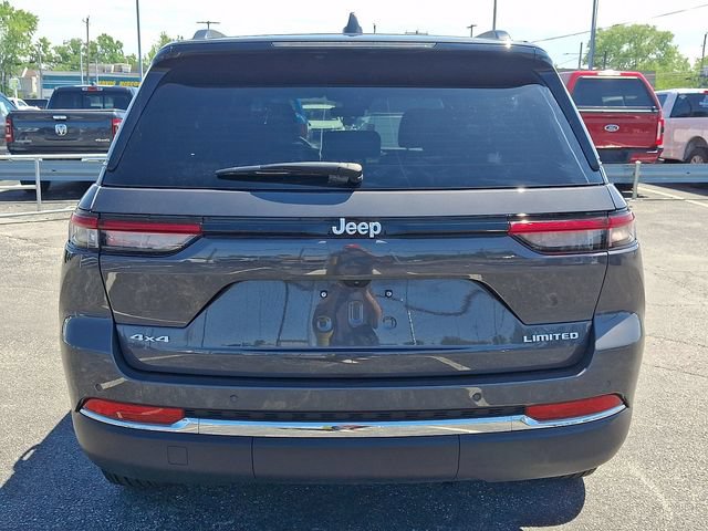 Used 2025 Jeep Grand Cherokee Limited AWD/4WD image 5