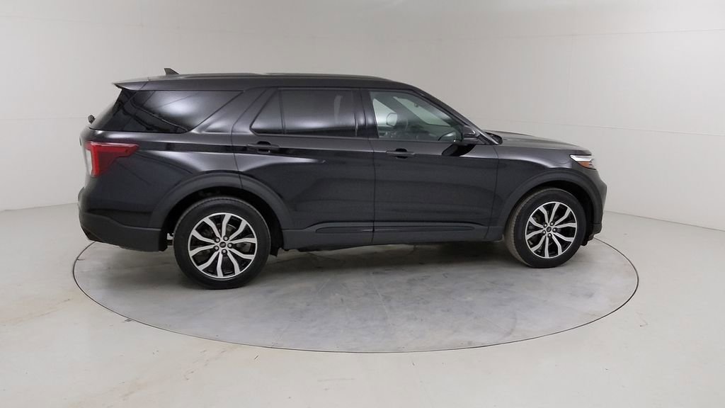Certified 2022 Ford Explorer ST image 13