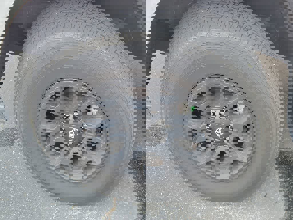 Used 2019 Toyota Tacoma SR5 image 2