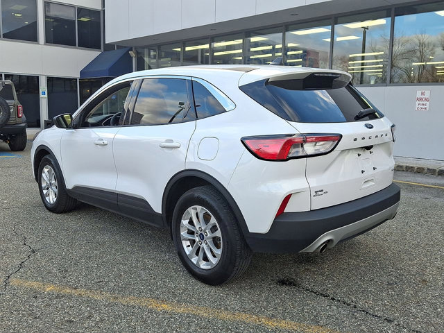 Certified 2022 Ford Escape SE image 3