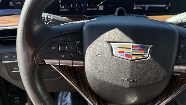 Used 2024 Cadillac Escalade Premium Luxury AWD/4WD image 38