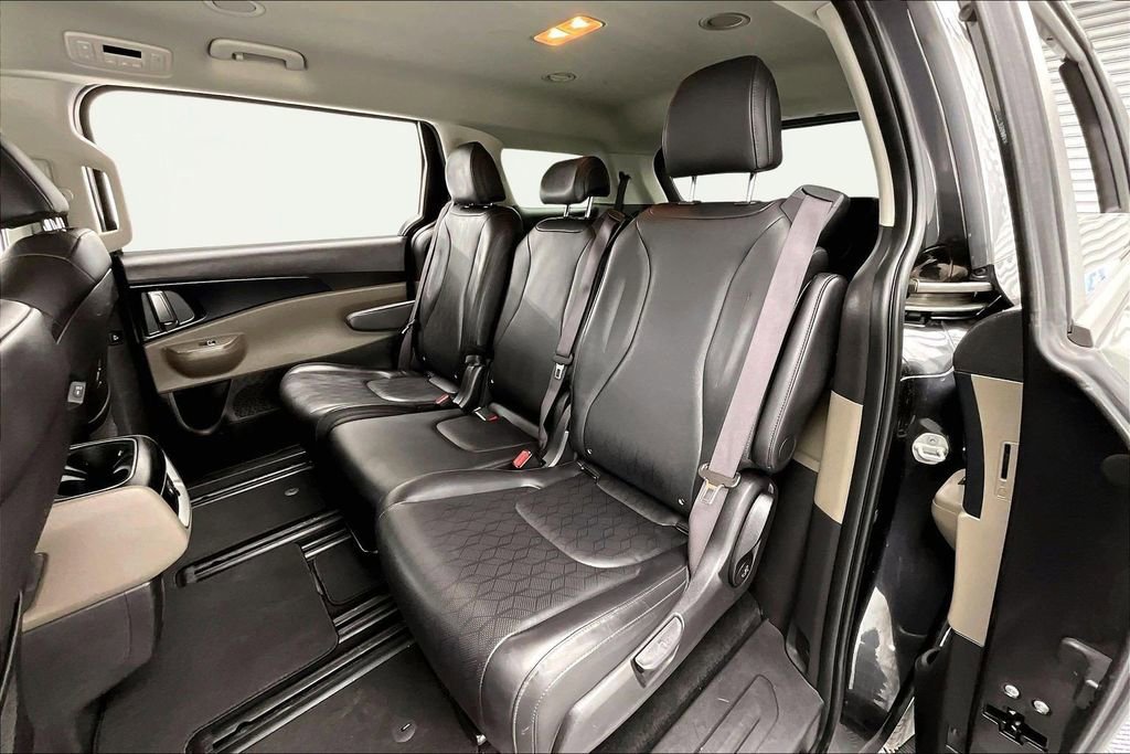 Used 2025 Kia Carnival LXS image 26