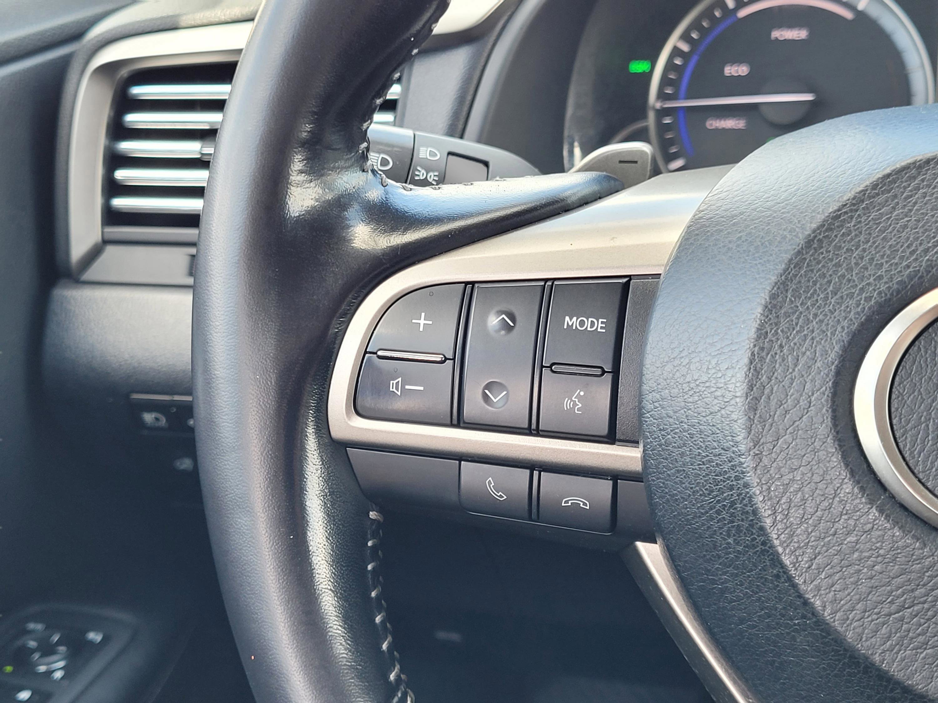 Used 2022 Lexus RX 450hL AWD w/ Premium Package image 14