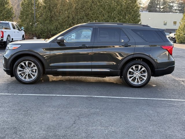 Certified 2022 Ford Explorer XLT w/ Equipment Group 202A AWD/4WD image 3