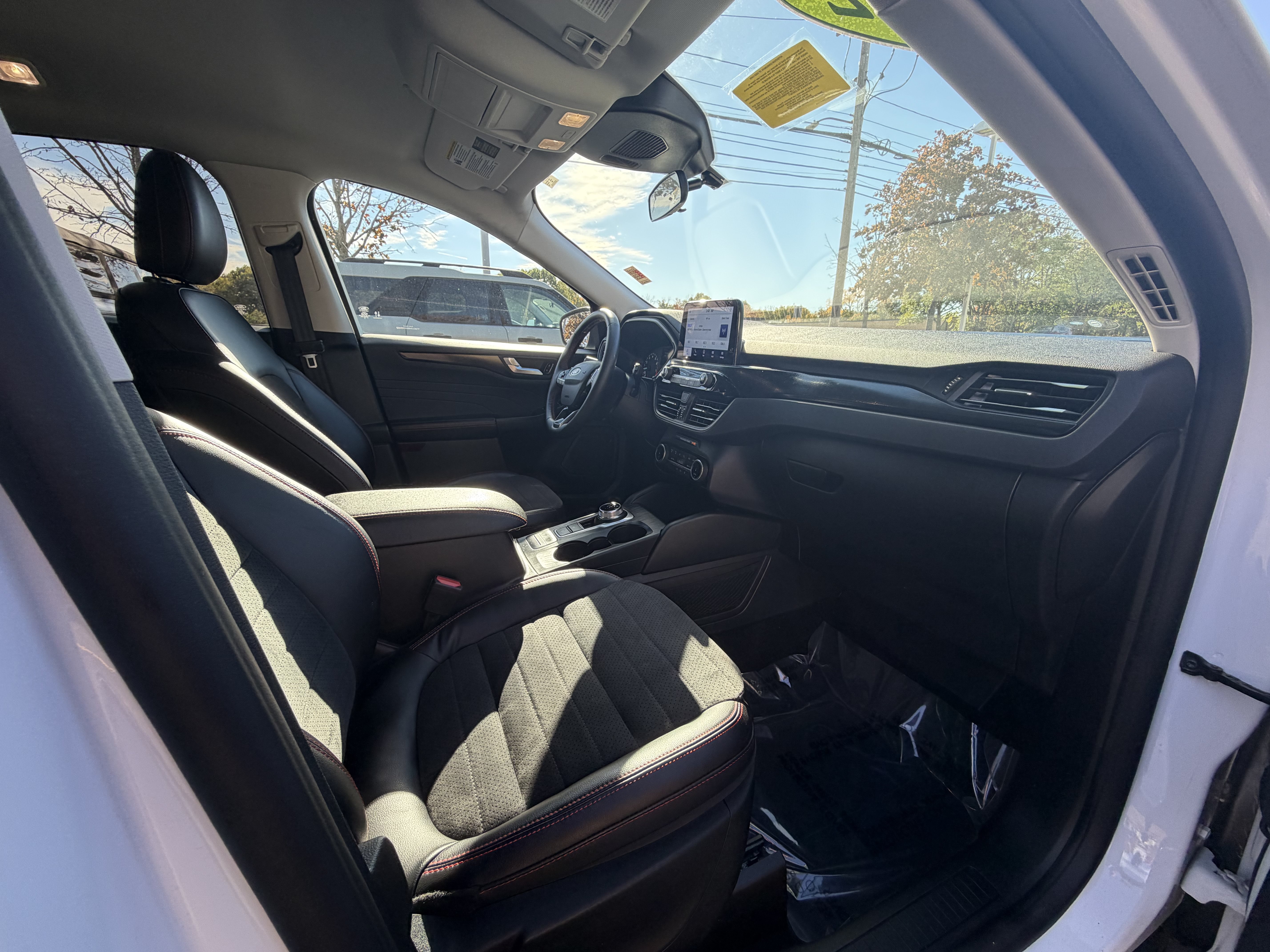 Certified 2022 Ford Escape SEL AWD/4WD image 9