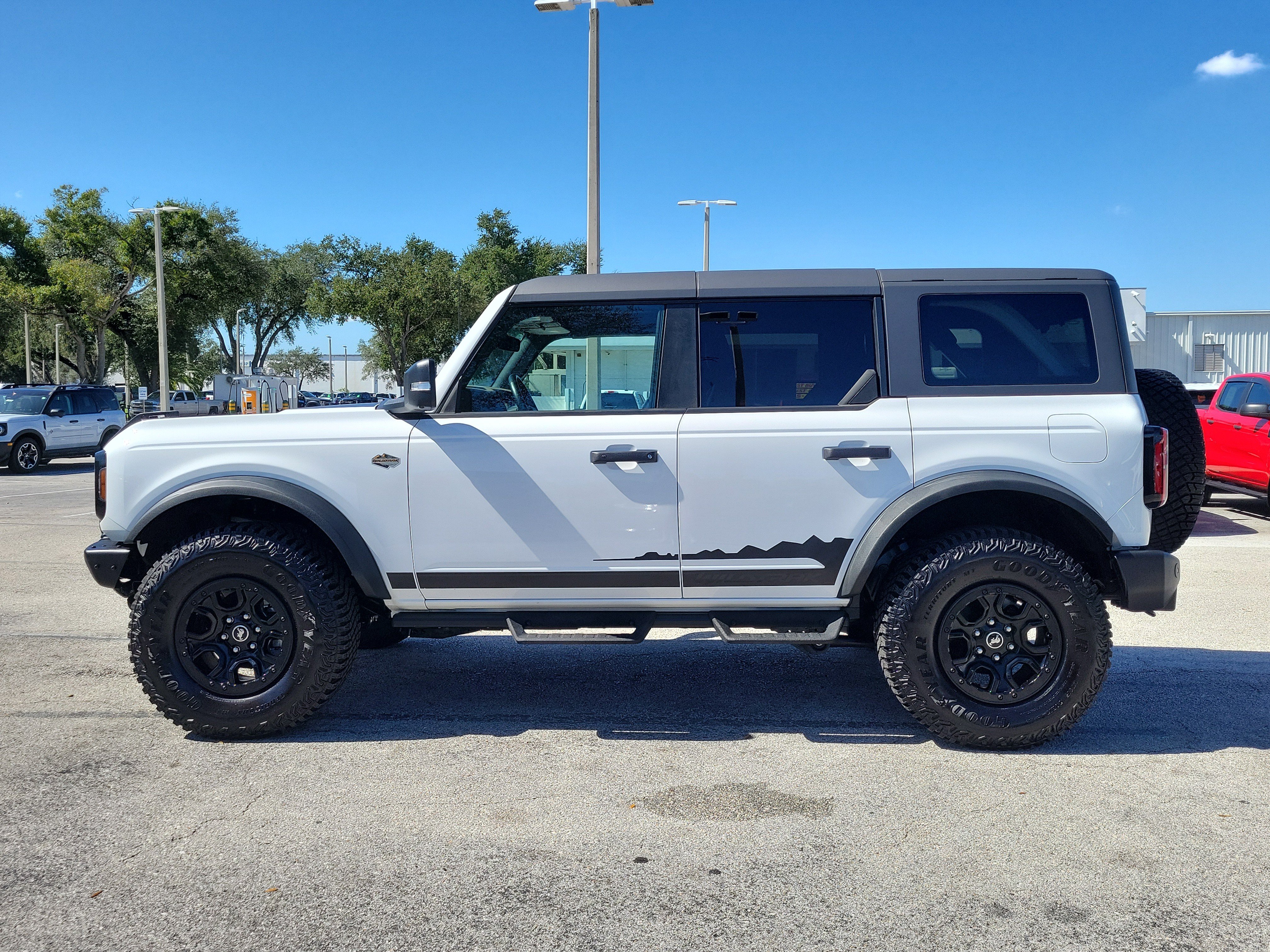 Certified 2024 Ford Bronco Wildtrak AWD/4WD image 6
