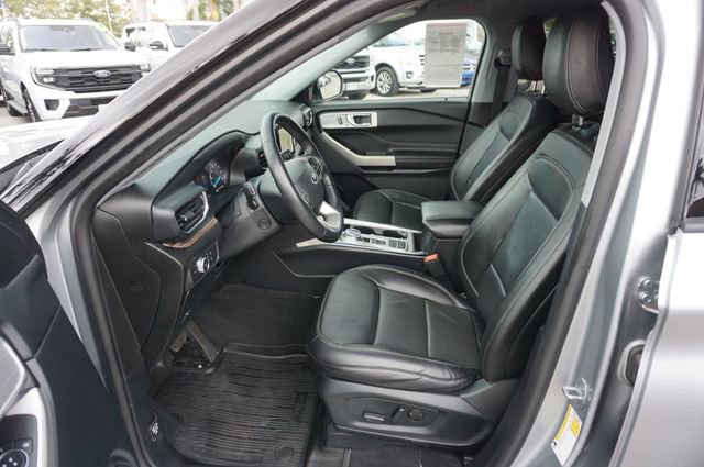 Certified 2022 Ford Explorer Limited w/ Equipment Group 301A image 25