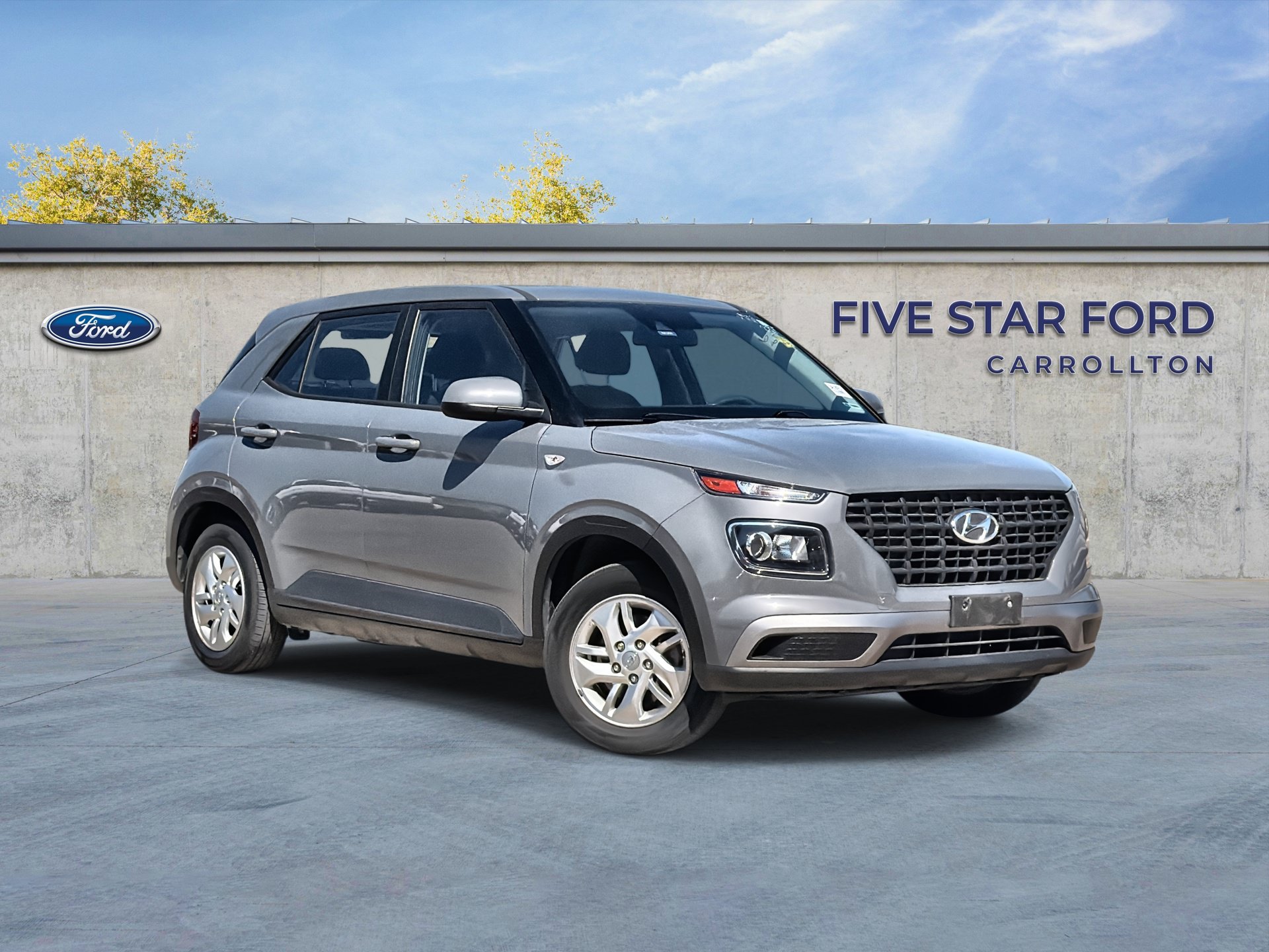 Used 2022 Hyundai Venue SE FWD image 1