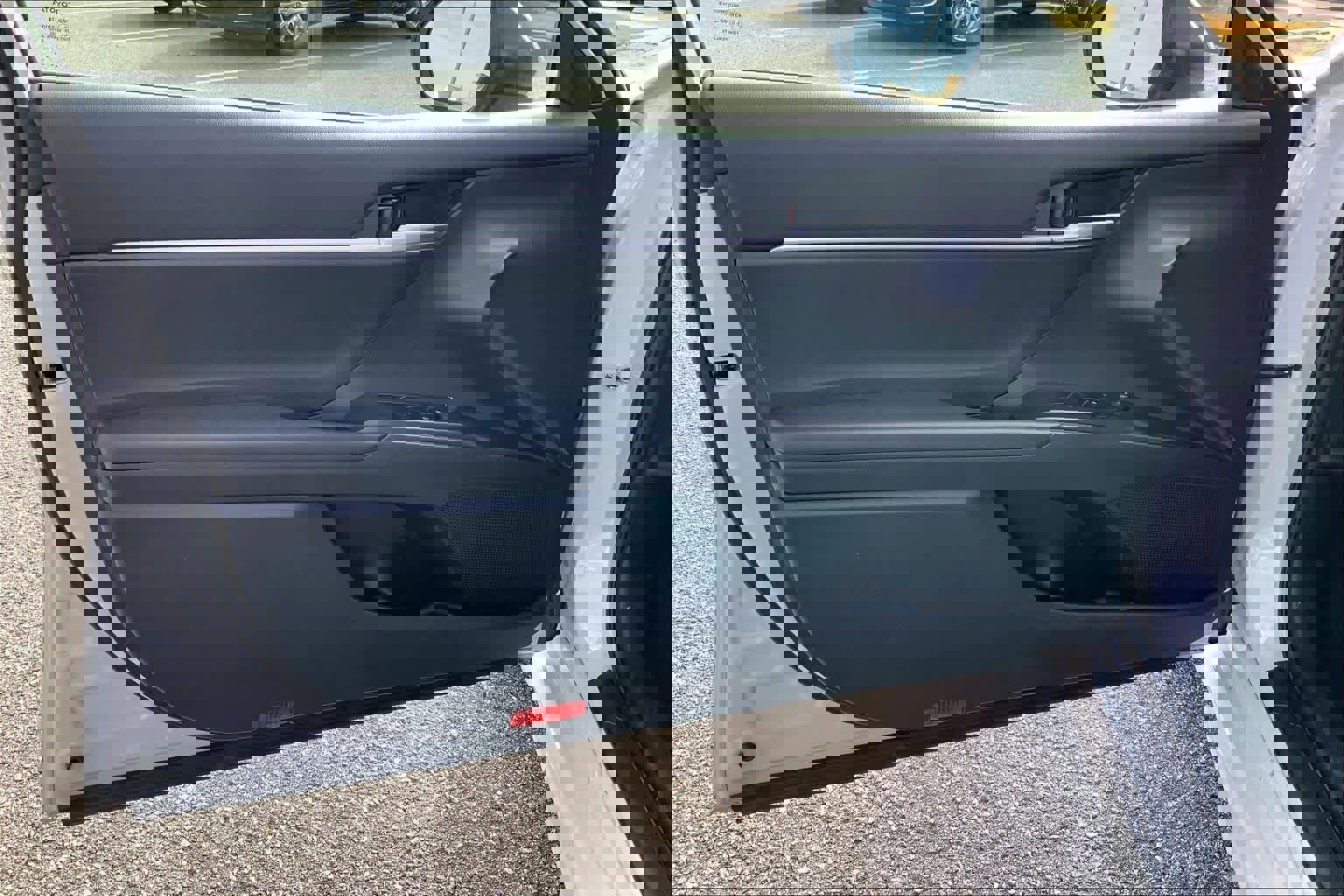 Used 2022 Toyota Camry SE image 19