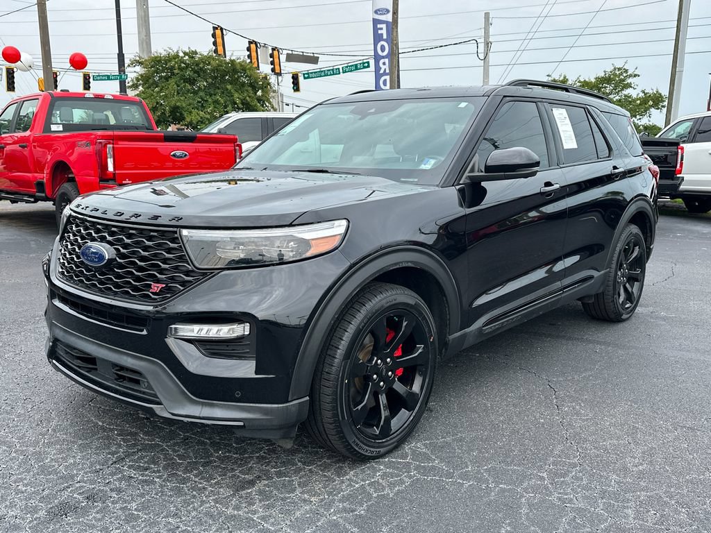 Certified 2023 Ford Explorer ST w/ Equipment Group 401A AWD/4WD image 3
