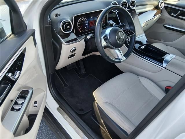 Used 2024 Mercedes-Benz GLC 300 4MATIC image 10