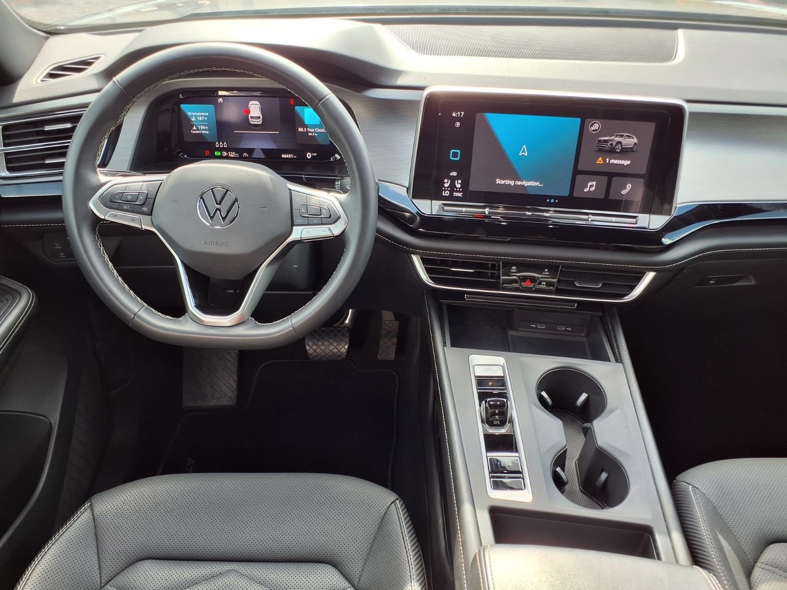 Used 2024 Volkswagen Atlas Cross Sport SE FWD image 13
