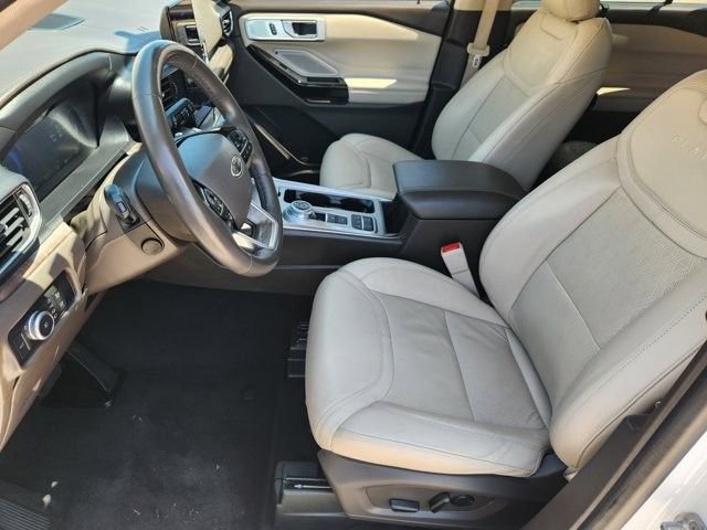 Certified 2022 Ford Explorer Platinum w/ Equipment Group 601A RWD image 12
