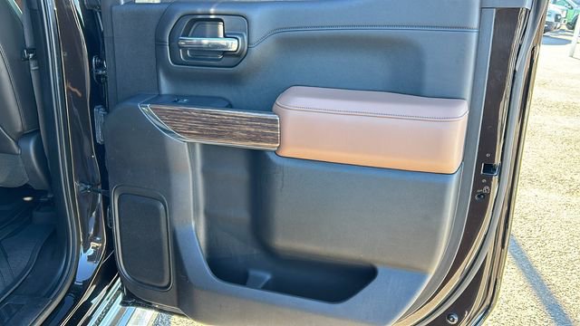 Used 2019 Chevrolet Silverado 1500 High Country w/ Technology Package image 12