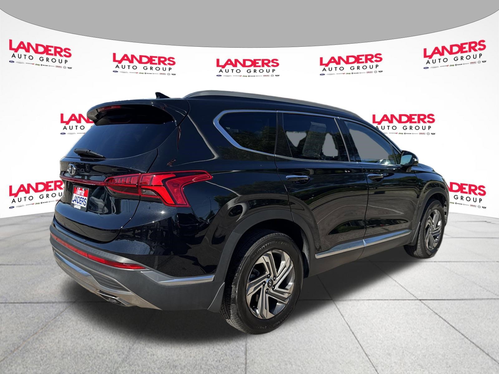 Used 2022 Hyundai Santa Fe SEL w/ Convenience + Premium Package FWD image 3
