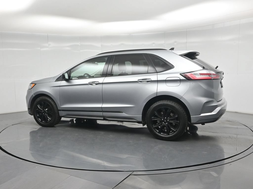 Certified 2022 Ford Edge SE w/ Black Appearance Package AWD/4WD image 6