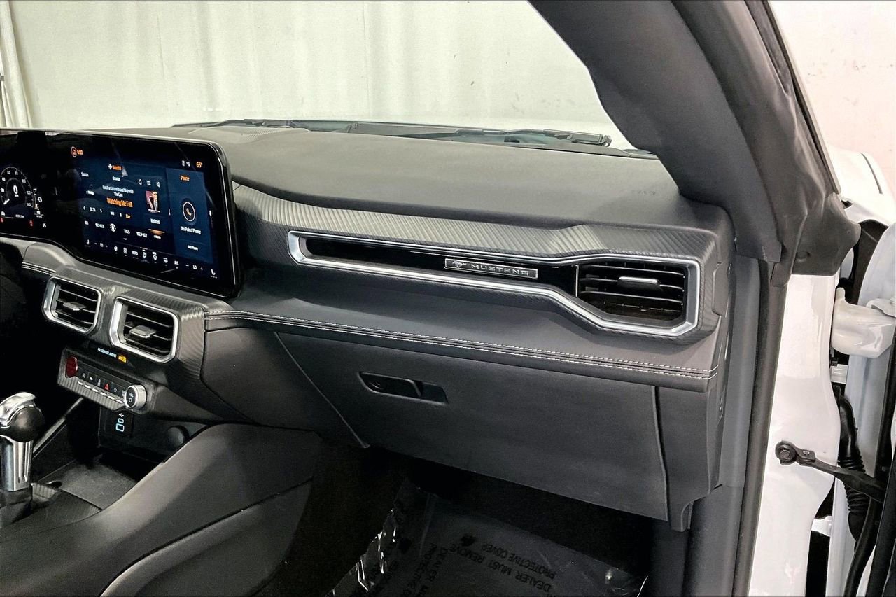 Certified 2025 Ford Mustang Premium image 15