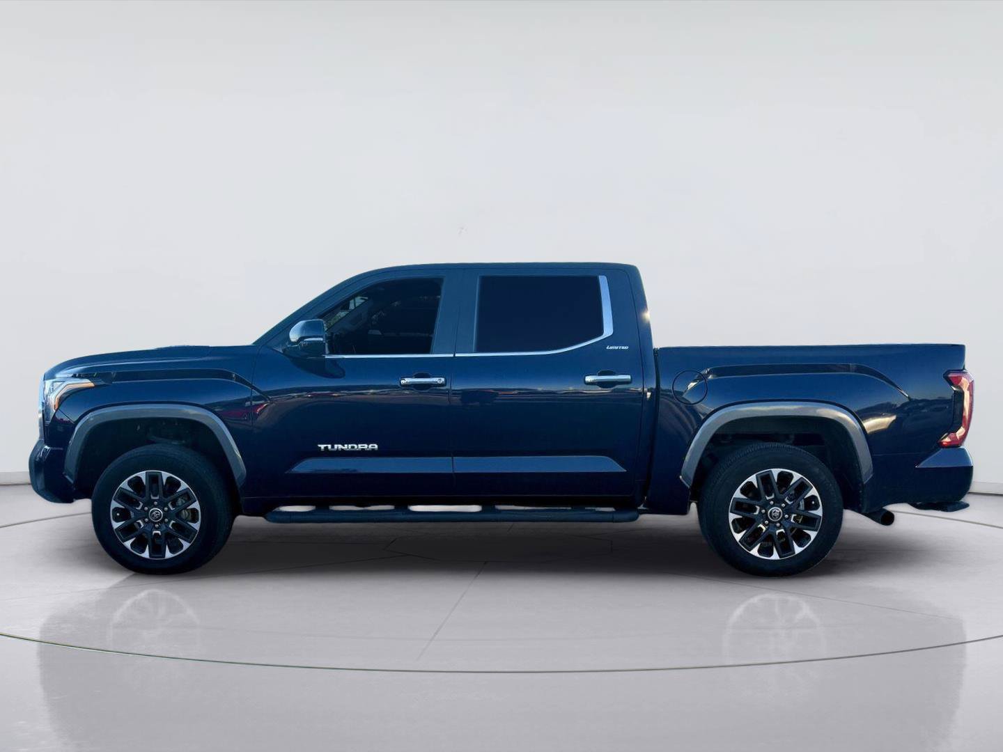 Used 2023 Toyota Tundra Limited AWD/4WD image 5