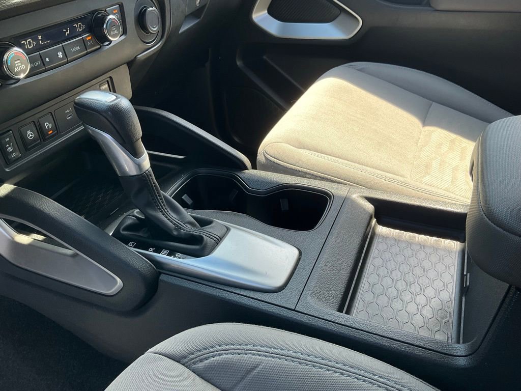 Used 2022 Nissan Frontier SV AWD/4WD image 17