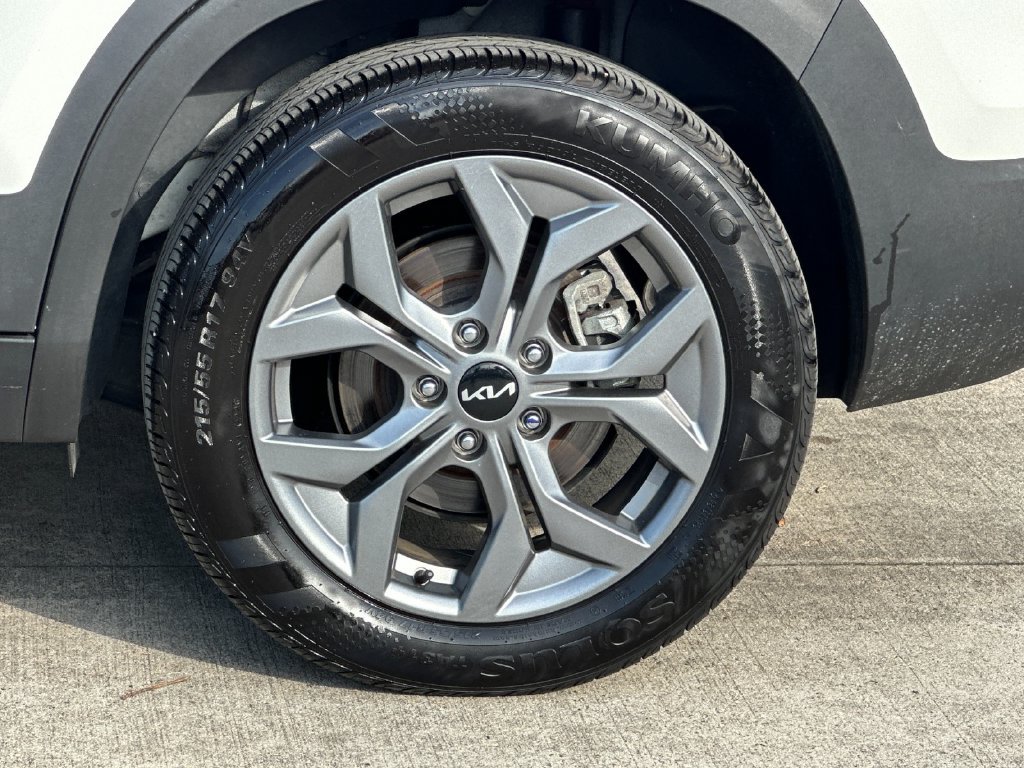 Used 2024 Kia Seltos LX AWD/4WD image 25
